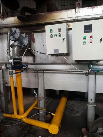 四川：天然氣舊砂焙燒爐燒嘴工作現(xiàn)場。