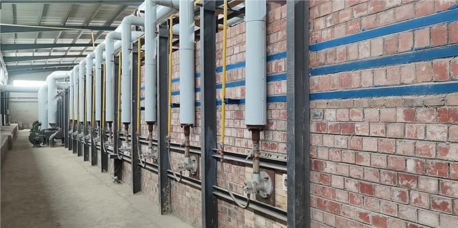 耐火材料推板窯爐:天然氣燒嘴兩側(cè)布局 自動(dòng)控溫 遠(yuǎn)程DCS控制